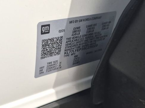 Used 2025 Chevrolet Trax LS FWD image 36