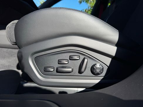 Certified 2025 Porsche Taycan GTS image 27