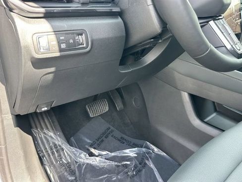 New 2026 GMC Terrain AT4 w/ Technology Package II AWD/4WD image 18