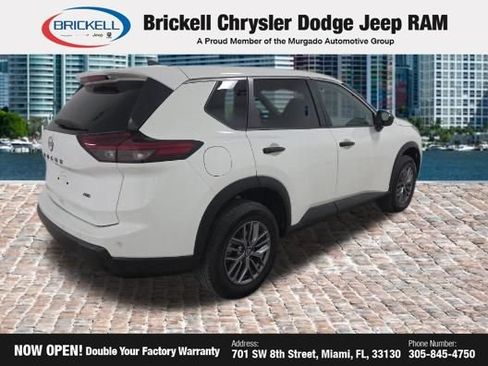Used 2024 Nissan Rogue S AWD/4WD image 3