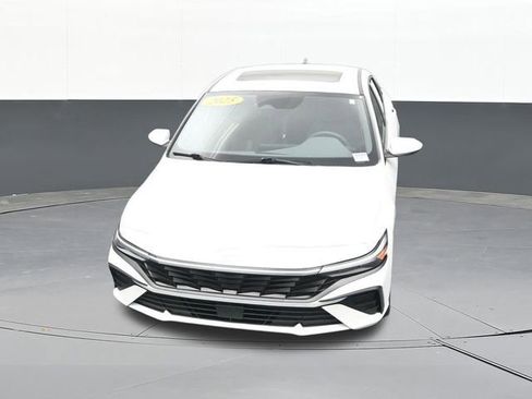 Used 2025 Hyundai Elantra SEL FWD image 69