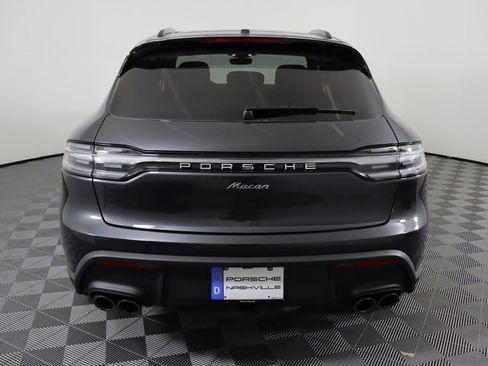 Certified 2025 Porsche Macan AWD/4WD image 9