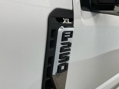New 2026 Ford F250 XL w/ FX4 Off-Road Package image 8
