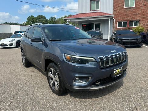 Used 2021 Jeep Cherokee Limited w/ Elite Package AWD/4WD image 3