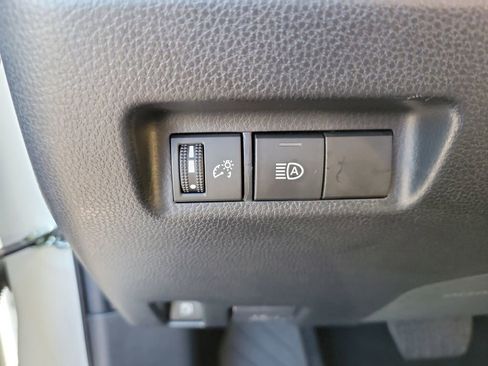 Used 2022 Toyota RAV4 XLE image 31