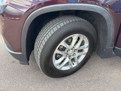 Used 2018 Chevrolet Traverse LT AWD/4WD image 5