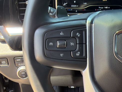 Used 2025 GMC Sierra 1500 SLT AWD/4WD image 14