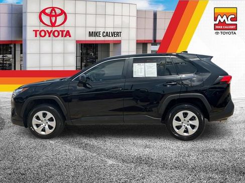 Used 2025 Toyota RAV4 LE FWD image 2
