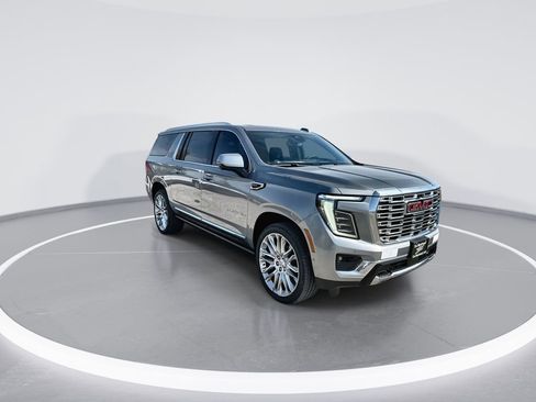New 2026 GMC Yukon XL Denali w/ Denali Reserve Package AWD/4WD image 2