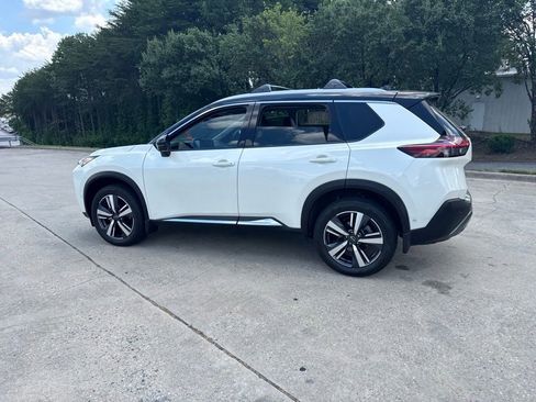 Used 2023 Nissan Rogue SL w/ SL Premium Package FWD image 12