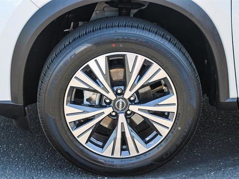 Used 2023 Nissan Rogue SV image 9