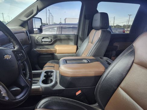 Used 2021 Chevrolet Silverado 2500 High Country w/ Z71 Off-Road Package AWD/4WD image 11