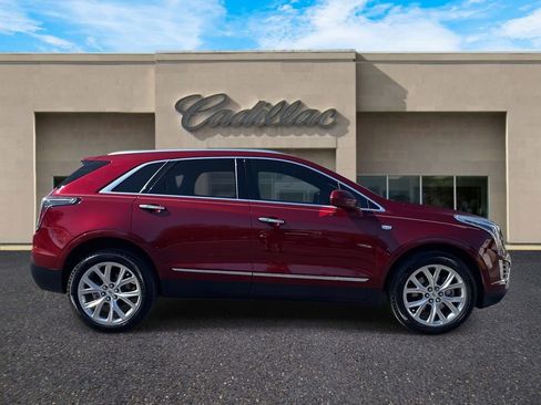 Used 2018 Cadillac XT5 Premium Luxury image 2