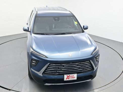 Used 2025 Buick Enclave Preferred image 4