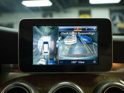 Used 2019 Mercedes-Benz GLC 300 4MATIC w/ Parking Assistance Package image 23