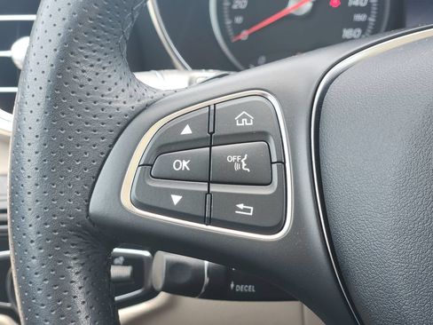 Used 2018 Mercedes-Benz GLC 300 4MATIC image 24