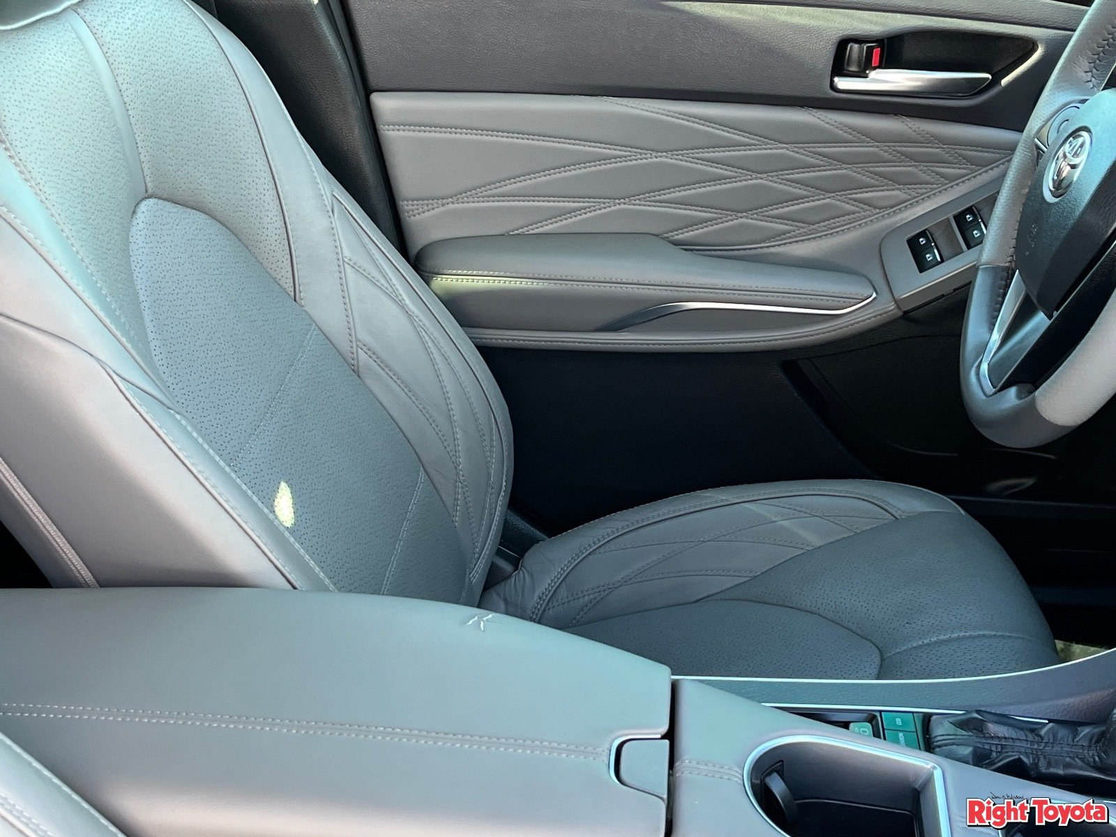 Certified 2020 Toyota Avalon Limited w/ Advanced Safety Package FWD image 13
