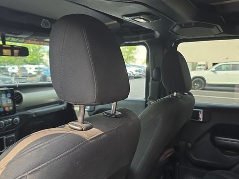 Used 2018 Jeep Wrangler Unlimited Sport AWD/4WD image 16