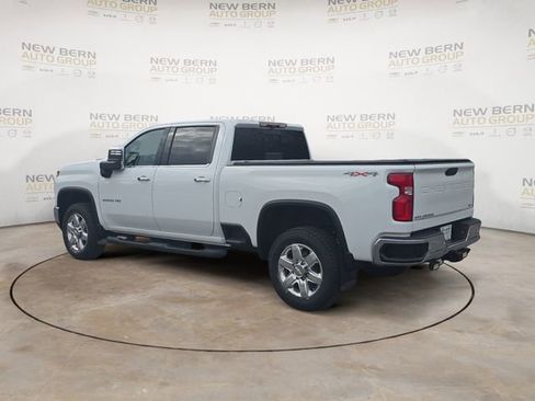 Used 2022 Chevrolet Silverado 2500 LTZ w/ LTZ Premium Package image 3