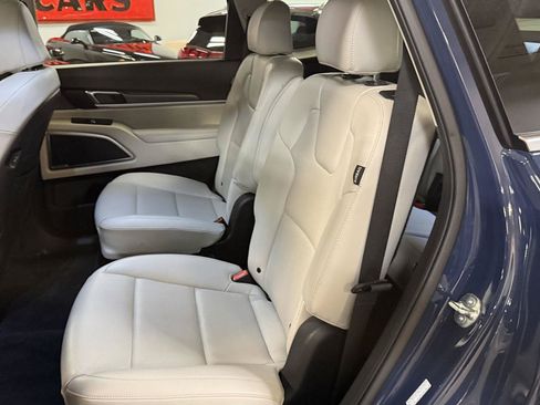 Used 2025 Kia Telluride S FWD image 38