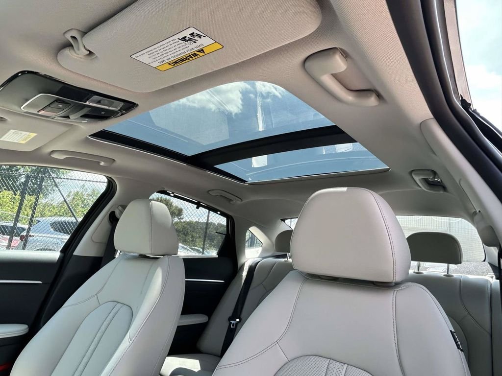 New 2026 Hyundai Sonata Limited FWD image 17