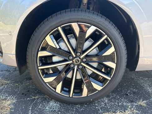 New 2026 Volvo XC60 B5 Ultra w/ Climate Package image 10