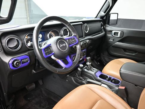 Used 2022 Jeep Wrangler Unlimited Sahara w/ Cold Weather Group AWD/4WD image 20