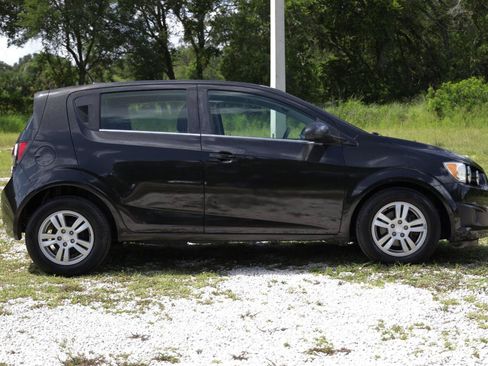 Used 2014 Chevrolet Sonic LT FWD image 13