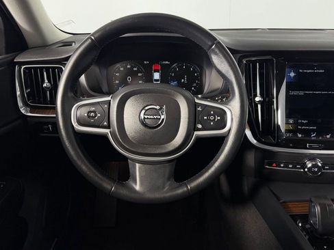 Used 2022 Volvo S60 B5 Momentum image 13