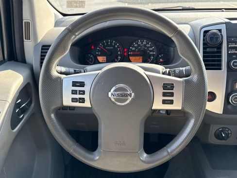 Used 2013 Nissan Frontier SV w/ SV Value Truck Pkg AWD/4WD image 21