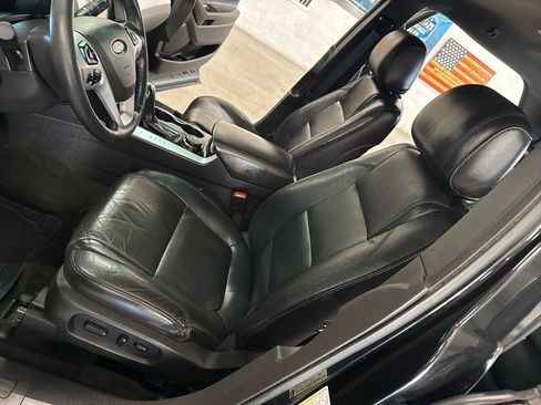 Used 2015 Ford Explorer XLT w/ Equipment Group 202B AWD/4WD image 9