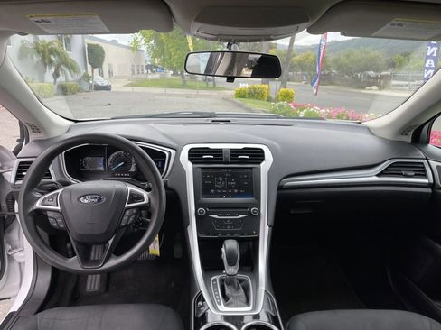 Used 2014 Ford Fusion SE image 20