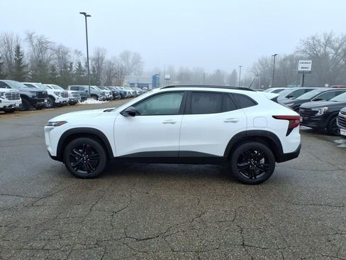 Used 2025 Chevrolet Trax ACTIV w/ Driver Confidence Package image 7