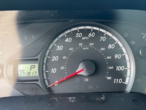 Used 2013 Toyota Sienna LE w/ Towing Pkg FWD image 20