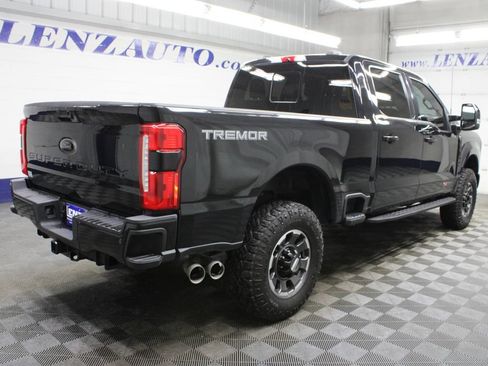 Used 2023 Ford F250 Lariat w/ Lariat Ultimate Package AWD/4WD image 5