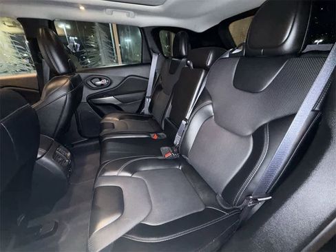 Used 2022 Jeep Cherokee Limited image 13