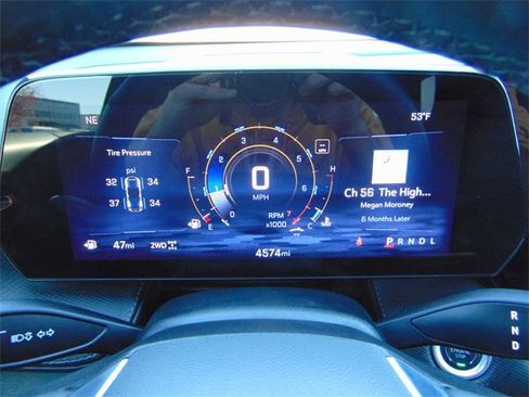 Used 2025 Chevrolet Equinox LT w/ Safety and Technology Package image 16