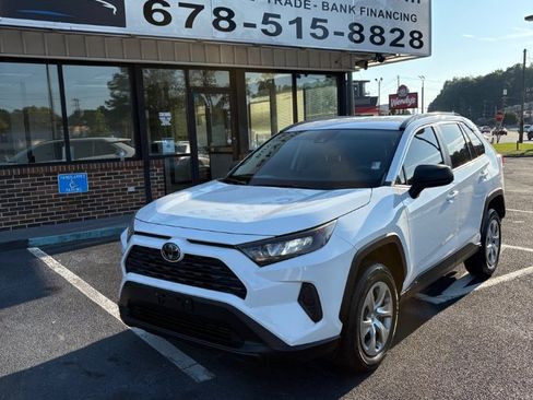 Used 2020 Toyota RAV4 LE FWD image 1