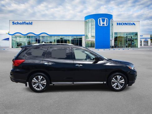 Used 2019 Nissan Pathfinder SL FWD image 2