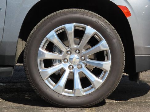 Used 2022 Chevrolet Tahoe Premier AWD/4WD image 13