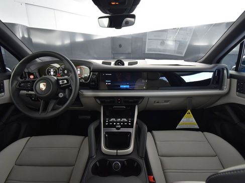 Certified 2026 Porsche Cayenne AWD/4WD image 14