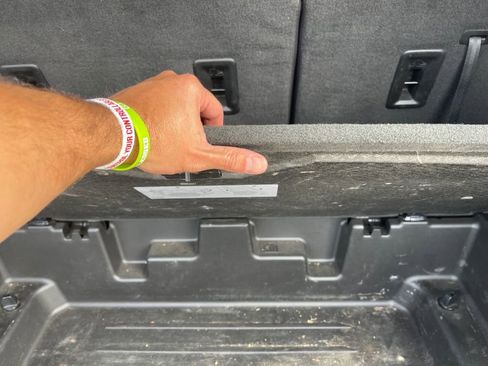 Used 2022 Chevrolet Traverse LT w/ LT Premium Package image 21