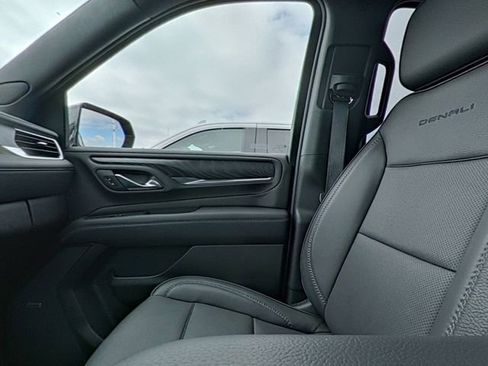 Used 2024 GMC Yukon Denali AWD/4WD image 28