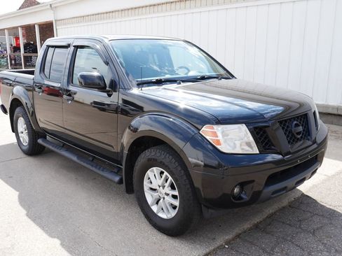 Used 2019 Nissan Frontier SV w/ Value Truck Package image 2