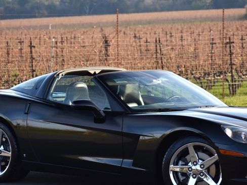 Used 2007 Chevrolet Corvette Coupe w/ Preferred Equipment Group image 5