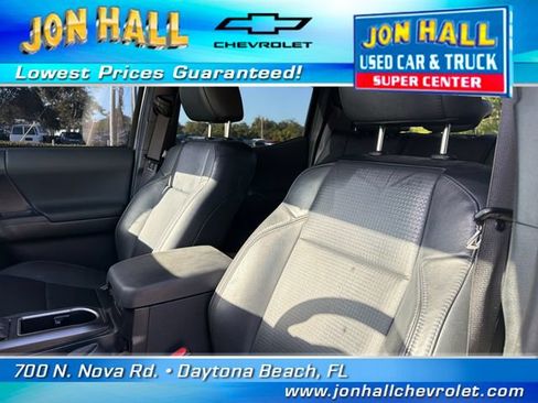 Used 2023 Toyota Tacoma TRD Off-Road w/ TRD Premium Off Road Package AWD/4WD image 17