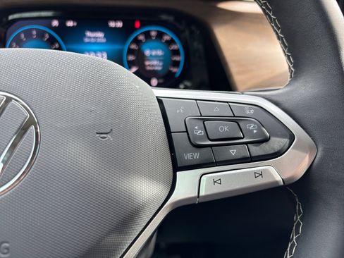 Used 2024 Volkswagen Atlas SE image 27