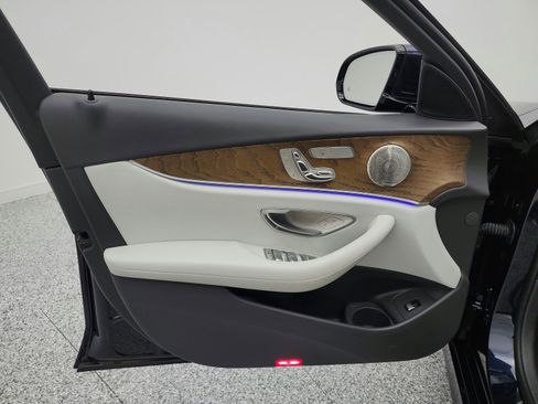 Used 2022 Mercedes-Benz E 350 Sedan image 14