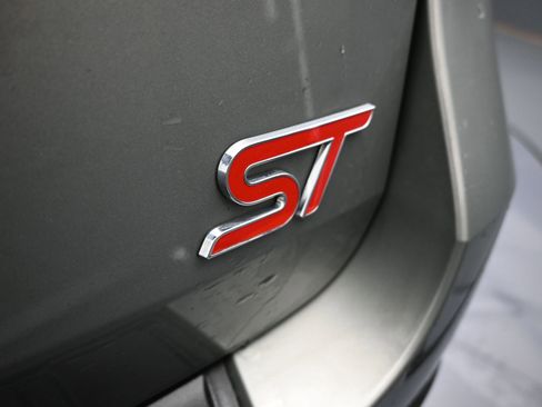 Used 2020 Ford Explorer ST w/ ST Street Pack image 34