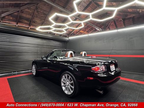 Used 2006 MAZDA MX-5 Miata Grand Touring RWD image 4